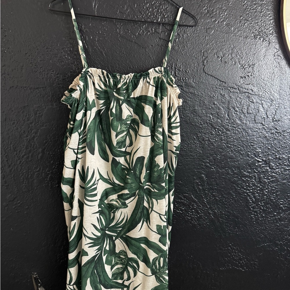 Leaf pattern mini dress